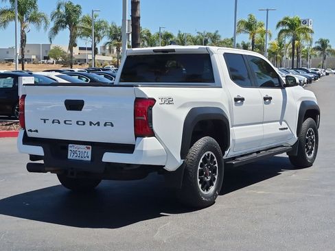 Used 2024 Toyota Tacoma TRD Off-Road w/ TRD Off Road Upgrade Package AWD/4WD image 10