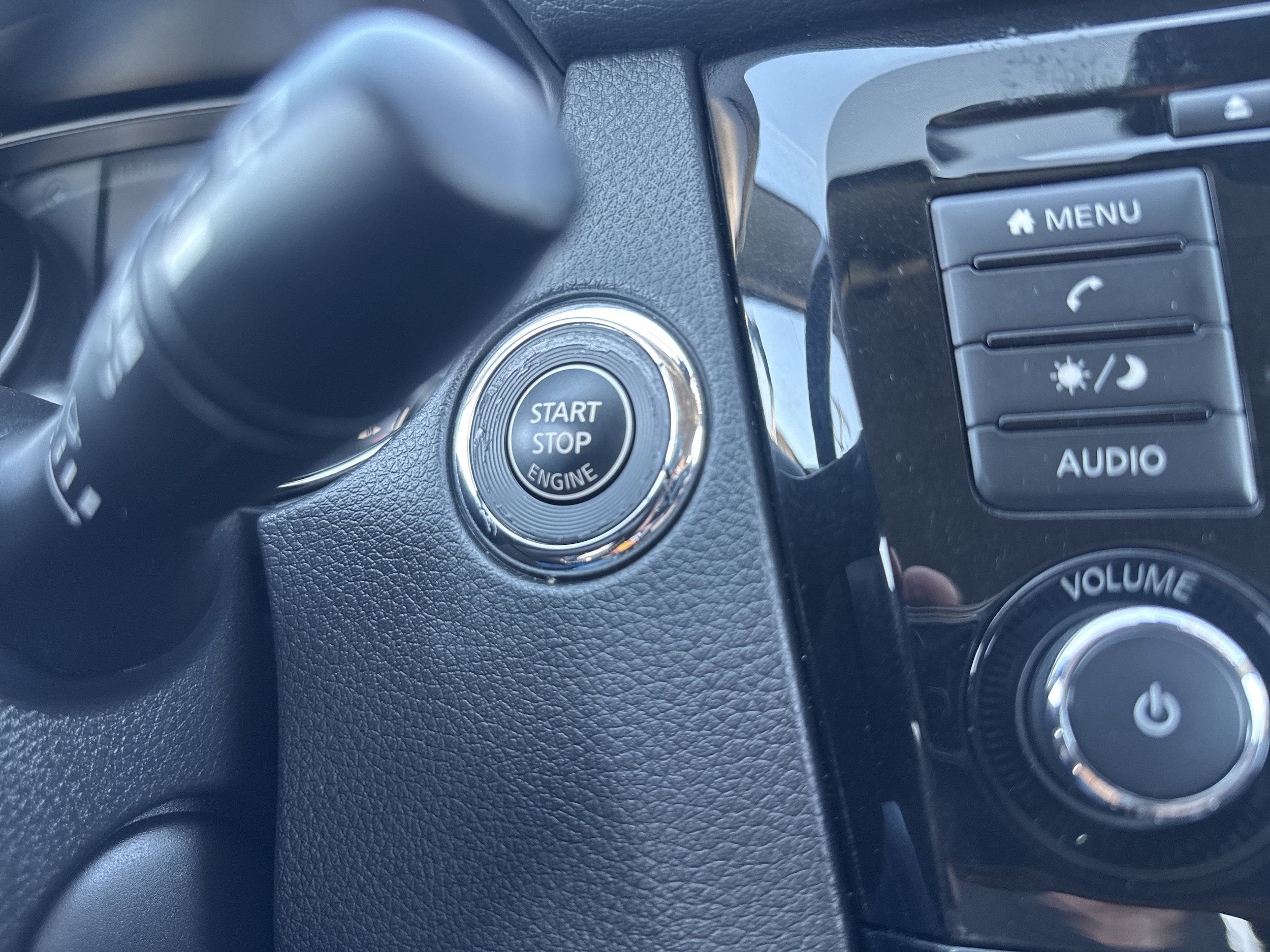 Used 2019 Nissan Rogue SV AWD/4WD image 15
