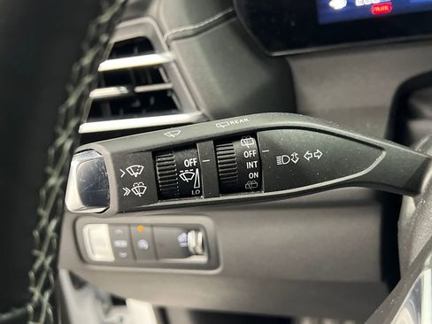 Used 2024 Chevrolet Traverse LT image 53