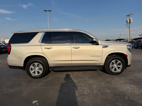 Used 2022 GMC Yukon SLE AWD/4WD image 4