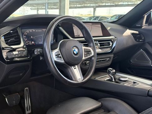 Used 2022 BMW Z4 M40i w/ Premium Package image 8