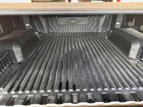 Used 2023 Chevrolet Silverado 1500 LT AWD/4WD image 13