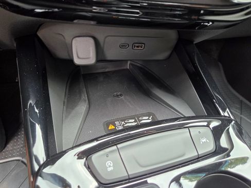 New 2026 Chevrolet Trax LT w/ Sunroof Package FWD image 22
