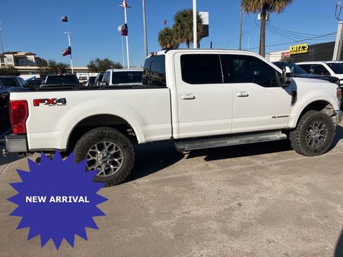 Used 2020 Ford F250 Lariat w/ Lariat Ultimate Package image 3