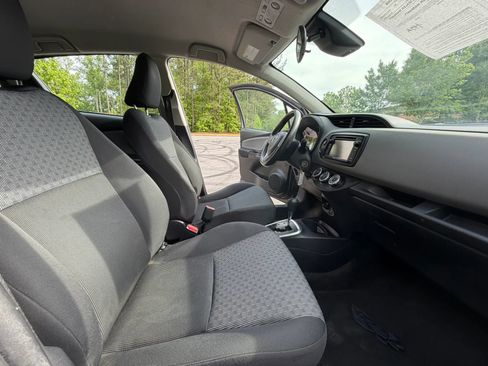 Used 2017 Toyota Yaris L FWD image 13