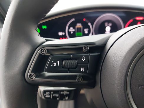 New 2025 Porsche Taycan image 19