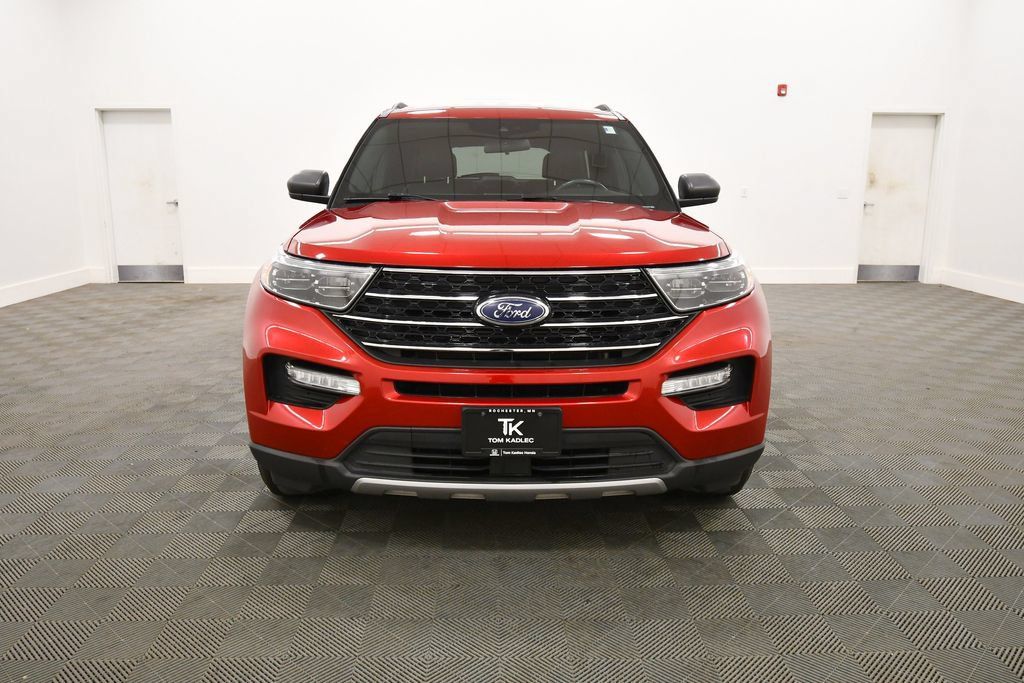 Used 2020 Ford Explorer XLT w/ Equipment Group 202A AWD/4WD image 11