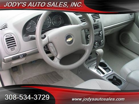 Used 2007 Chevrolet Malibu LS image 2