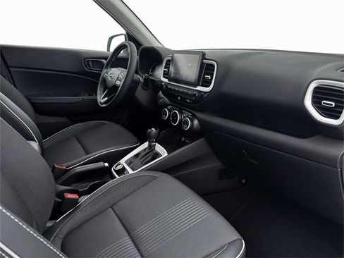 New 2026 Hyundai Venue SEL image 15