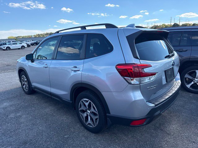 Used 2020 Subaru Forester Premium AWD/4WD image 4