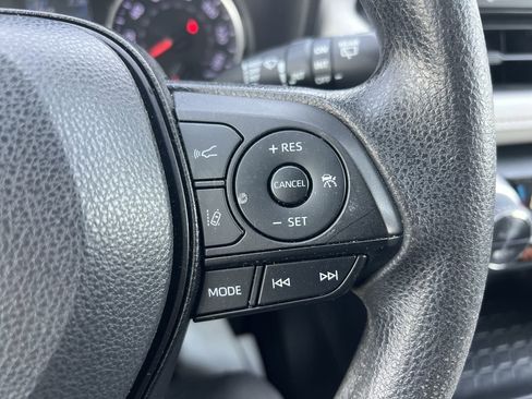 Used 2022 Toyota RAV4 XLE w/ Convenience Package image 20