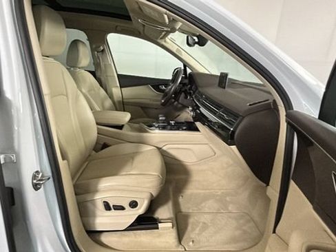 Used 2019 Audi Q7 3.0T Prestige w/ Prestige Package AWD/4WD image 30