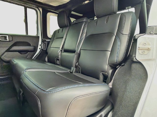 Used 2024 Jeep Wrangler Unlimited Rubicon 4xe AWD/4WD image 18