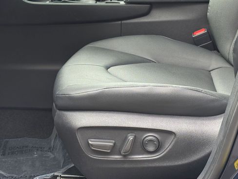 Used 2025 Toyota Grand Highlander XLE image 23