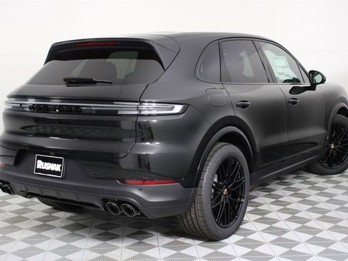 New 2026 Porsche Cayenne image 7