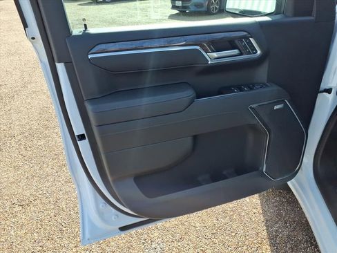 New 2026 Chevrolet Silverado 1500 LTZ w/ LTZ Premium Package AWD/4WD image 18