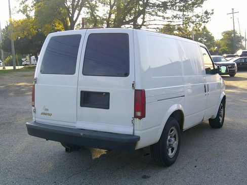 Used 2003 Chevrolet Astro w/ Convenience Pkg image 4