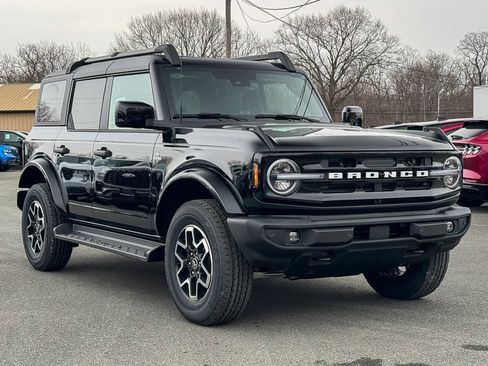 New 2026 Ford Bronco Outer Banks AWD/4WD image 8