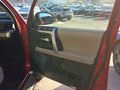 Used 2024 Toyota 4Runner SR5 Premium w/ SR5 Premium Package image 32