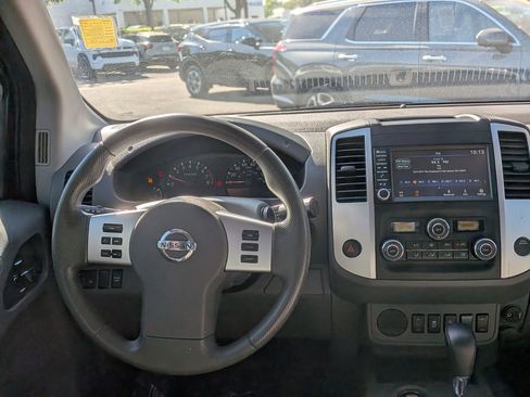 Used 2021 Nissan Frontier SV w/ Midnight Edition Floor Mats RWD image 19