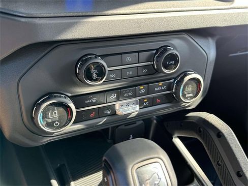 Used 2025 Ford Bronco Big Bend w/ Black Diamond Package image 25