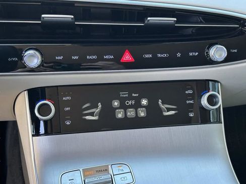 Used 2026 Genesis GV70 2.5T Select image 29