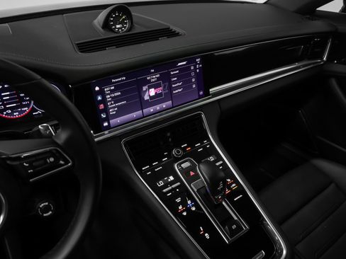 Certified 2023 Porsche Panamera AWD/4WD image 32