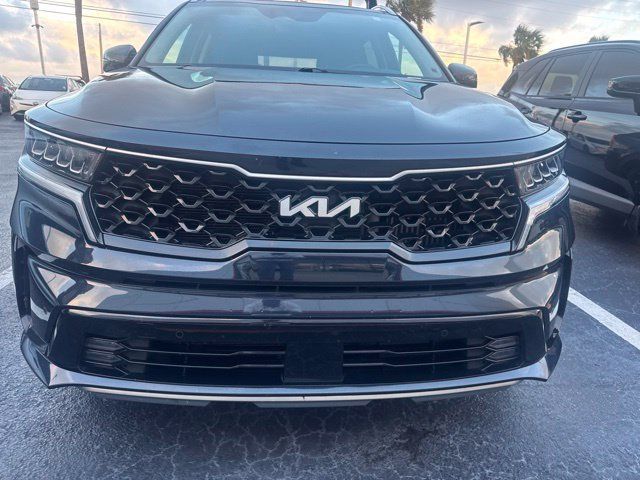 Used 2023 Kia Sorento EX w/ Panoramic Sunroof Package FWD image 3