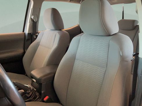 Used 2019 Toyota Tacoma SR5 AWD/4WD image 23
