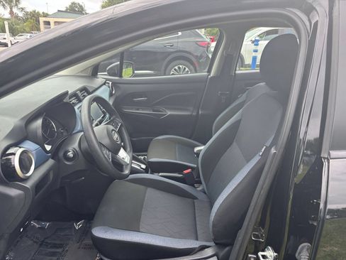 Used 2025 Nissan Versa SV FWD image 27