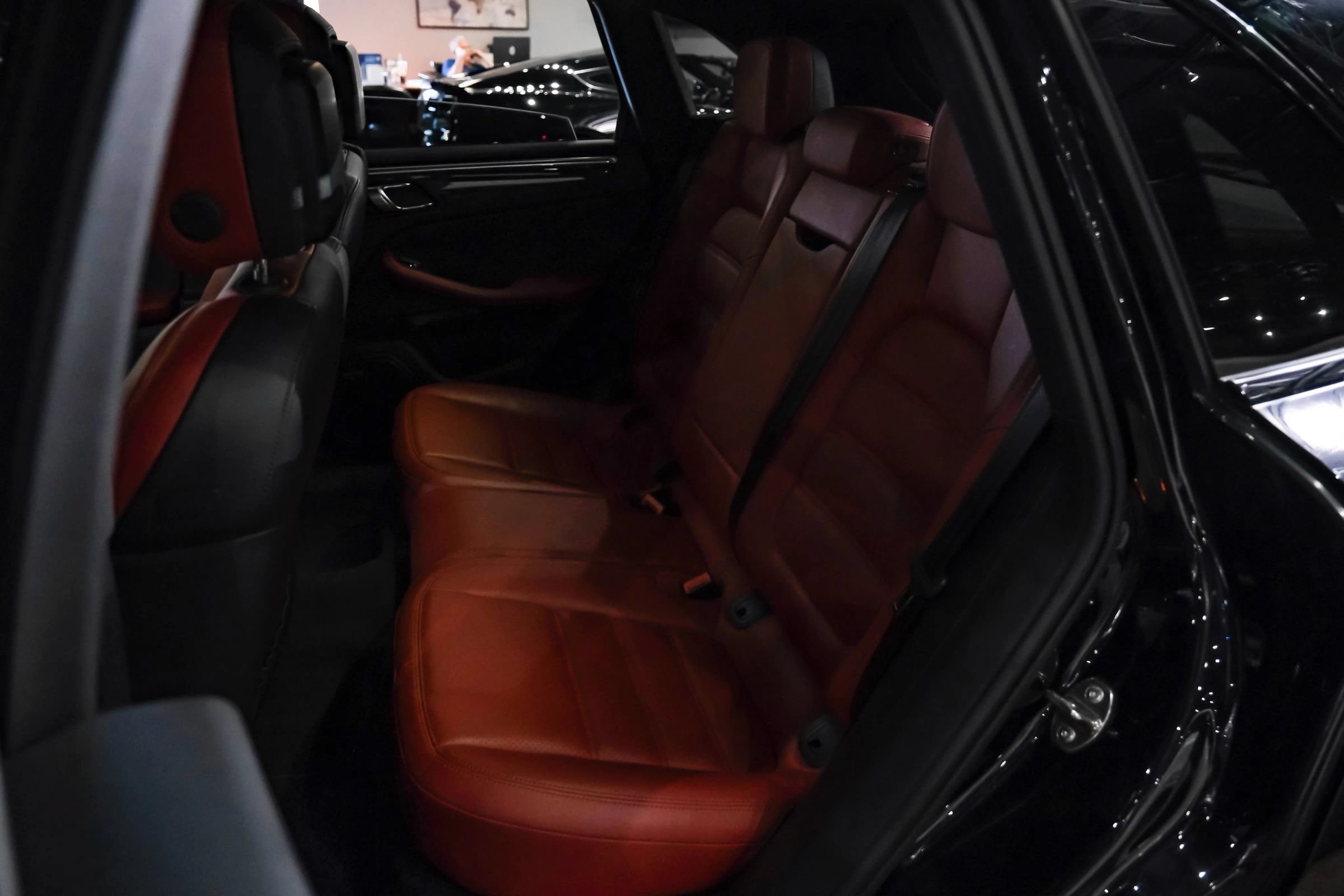 Used 2015 Porsche Macan Turbo AWD/4WD image 38