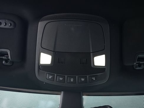 Used 2023 Ford Edge ST-Line image 24