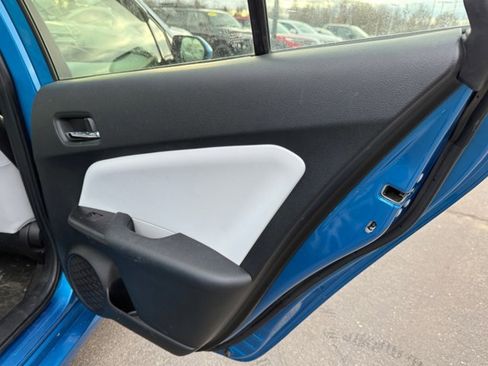 Used 2019 Toyota Prius XLE image 29