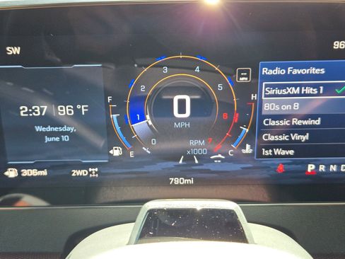 Used 2026 Chevrolet Traverse Z71 w/ Enhanced Driving Package AWD/4WD image 30