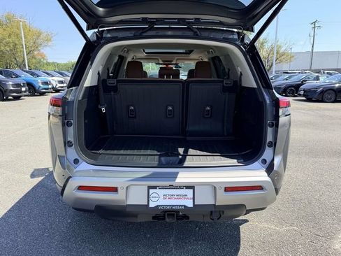 Used 2024 Nissan Pathfinder Platinum w/ Cargo Package FWD image 12