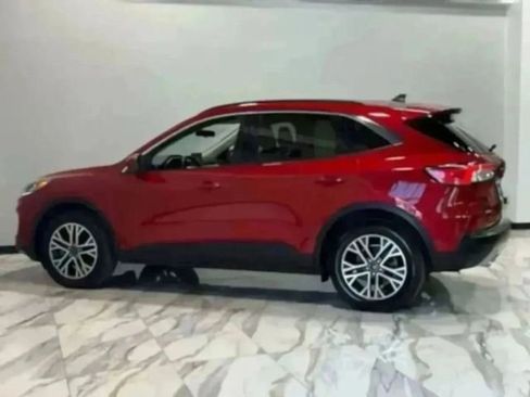 Used 2020 Ford Escape SEL image 9