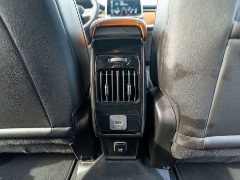 Used 2025 Jeep Compass Limited AWD/4WD image 18