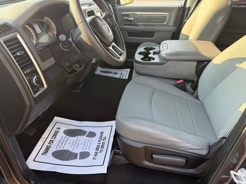 Used 2017 RAM 1500 Classic SLT AWD/4WD image 16