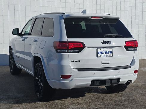 Used 2020 Jeep Grand Cherokee Altitude image 11