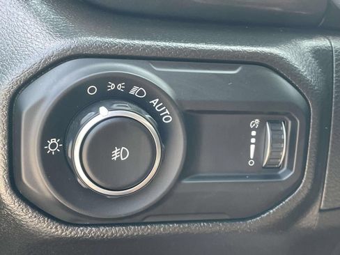 Used 2023 Jeep Wrangler Unlimited Sport AWD/4WD image 28