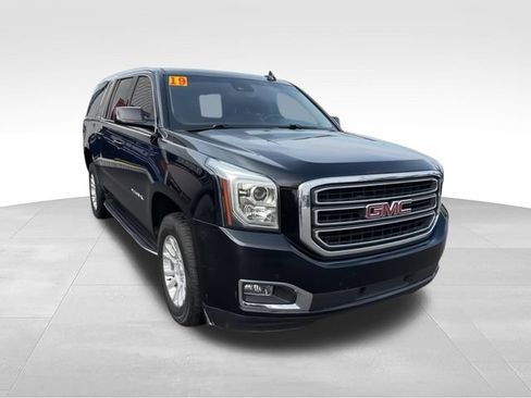 Used 2019 GMC Yukon XL SLT AWD/4WD image 2