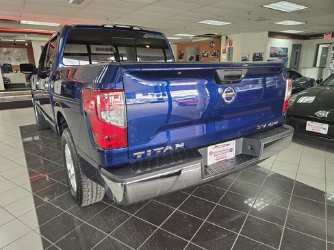 Used 2019 Nissan Titan SV AWD/4WD image 5