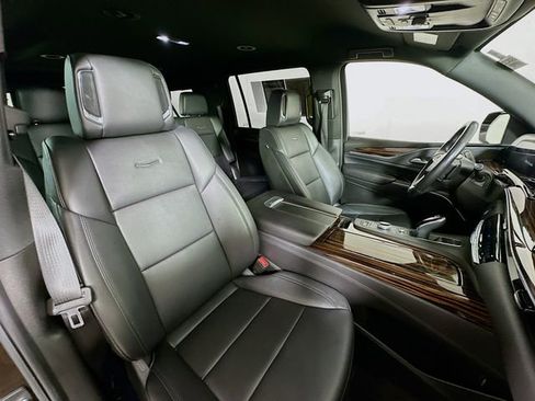 Used 2024 Cadillac Escalade ESV Luxury w/ LPO, Floor Liner Package image 30