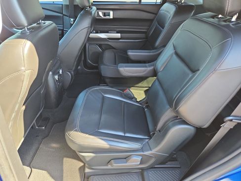 Used 2022 Ford Explorer XLT w/ Equipment Group 202A image 19