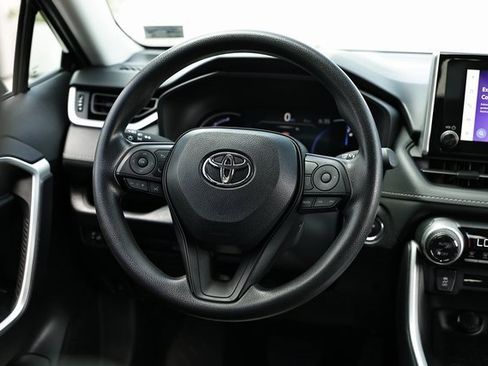 Used 2024 Toyota RAV4 XLE image 29