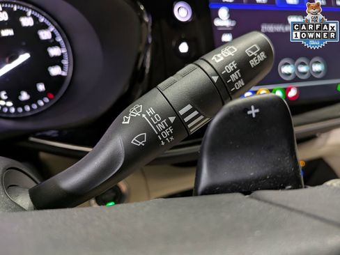 Used 2023 Buick Envision Avenir AWD/4WD image 19