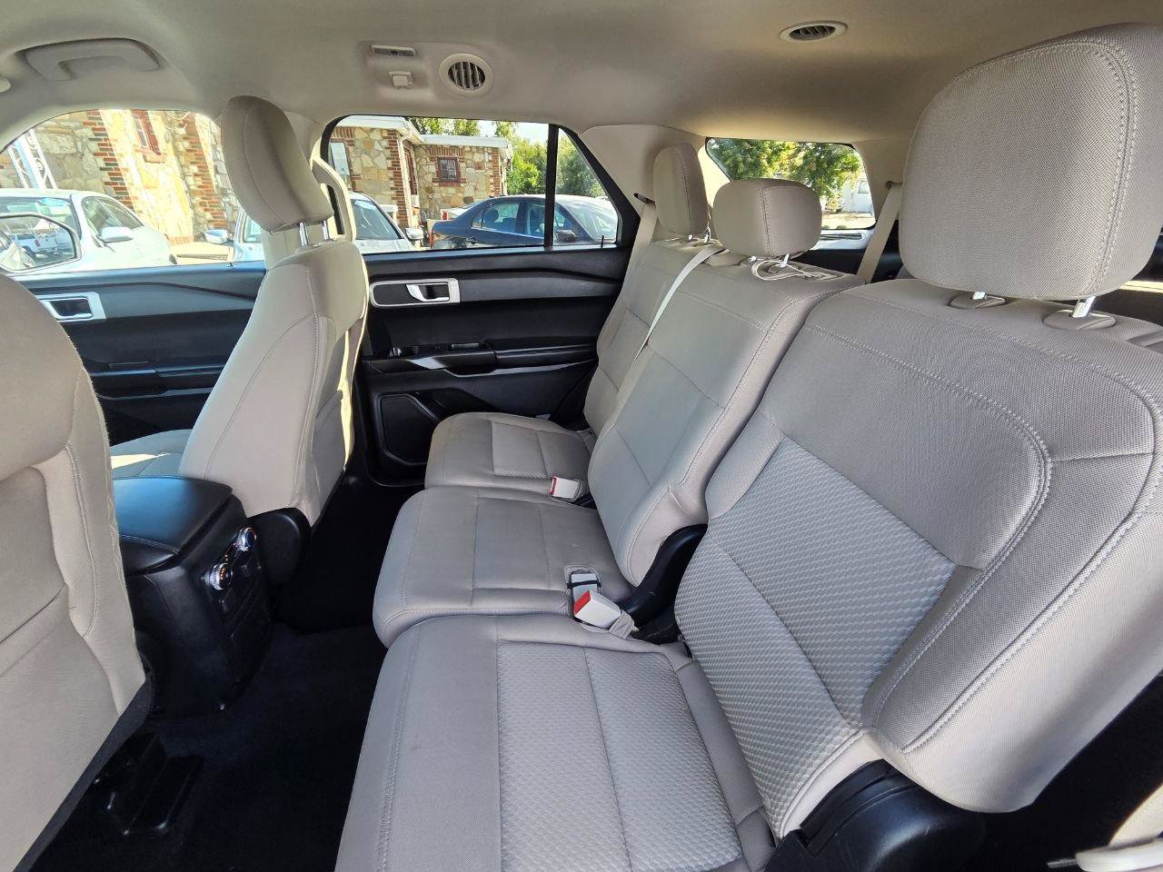 Used 2021 Ford Explorer 2WD image 12