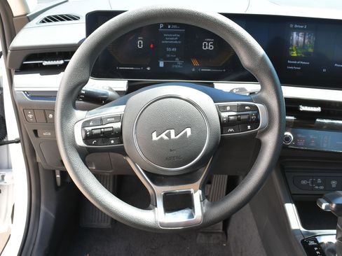 Used 2025 Kia K5 LXS FWD image 18