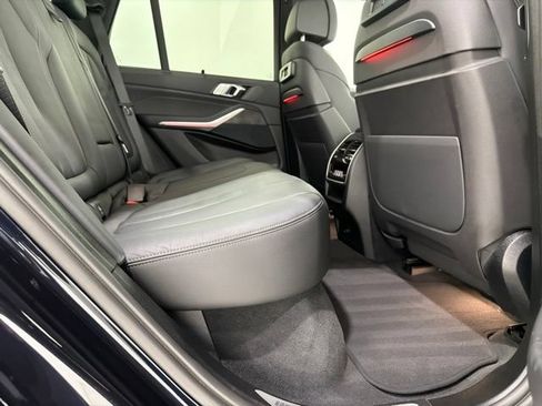 Used 2022 BMW X5 xDrive40i w/ M Sport Package AWD/4WD image 23