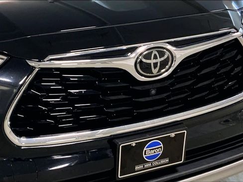 Used 2020 Toyota Highlander Platinum image 32